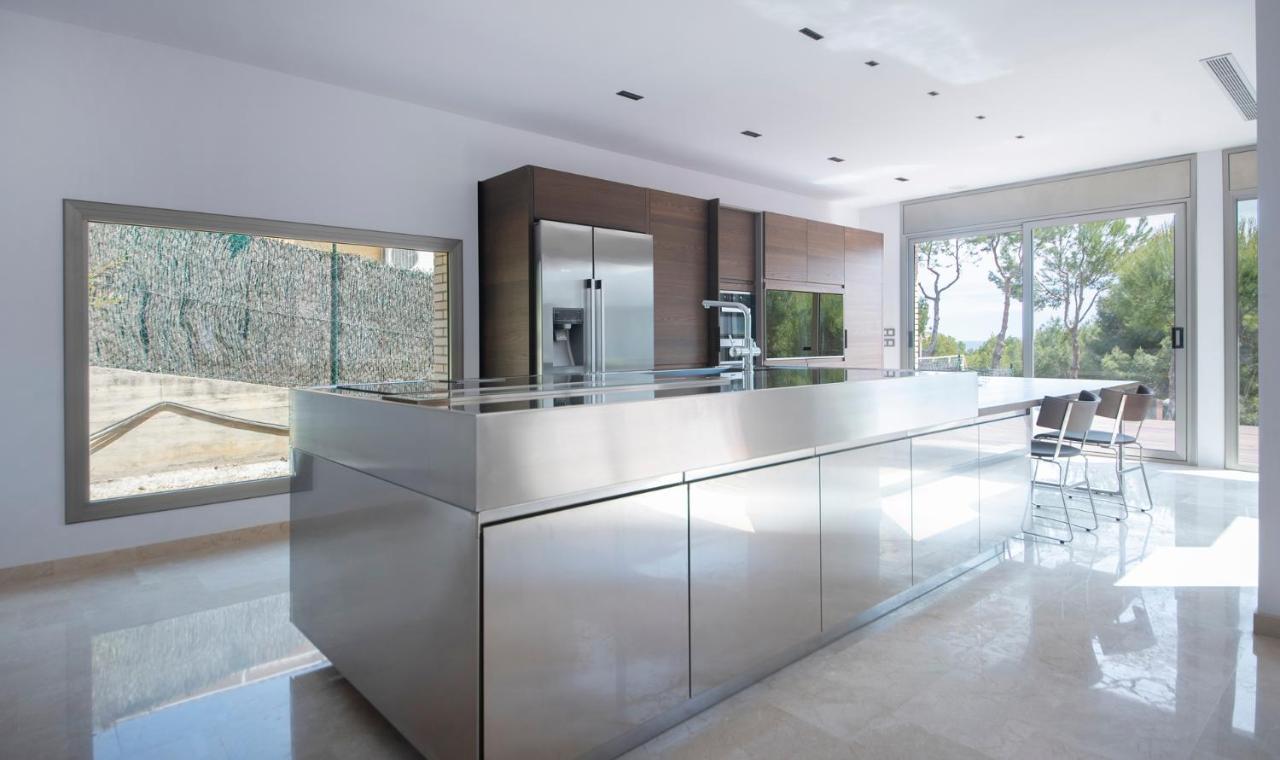 Villa Limonium Deluxe With Private Pool, Tarracohomes