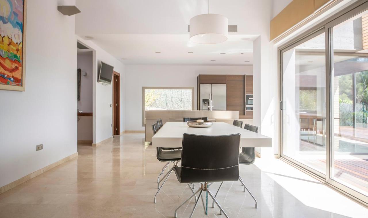 Limonium Deluxe With Private Pool, Tarracohomes Villa